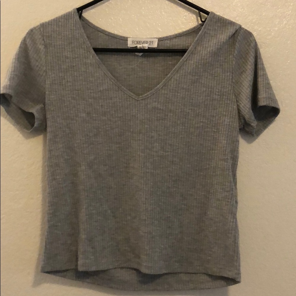 Gray cropped short sleeve tee